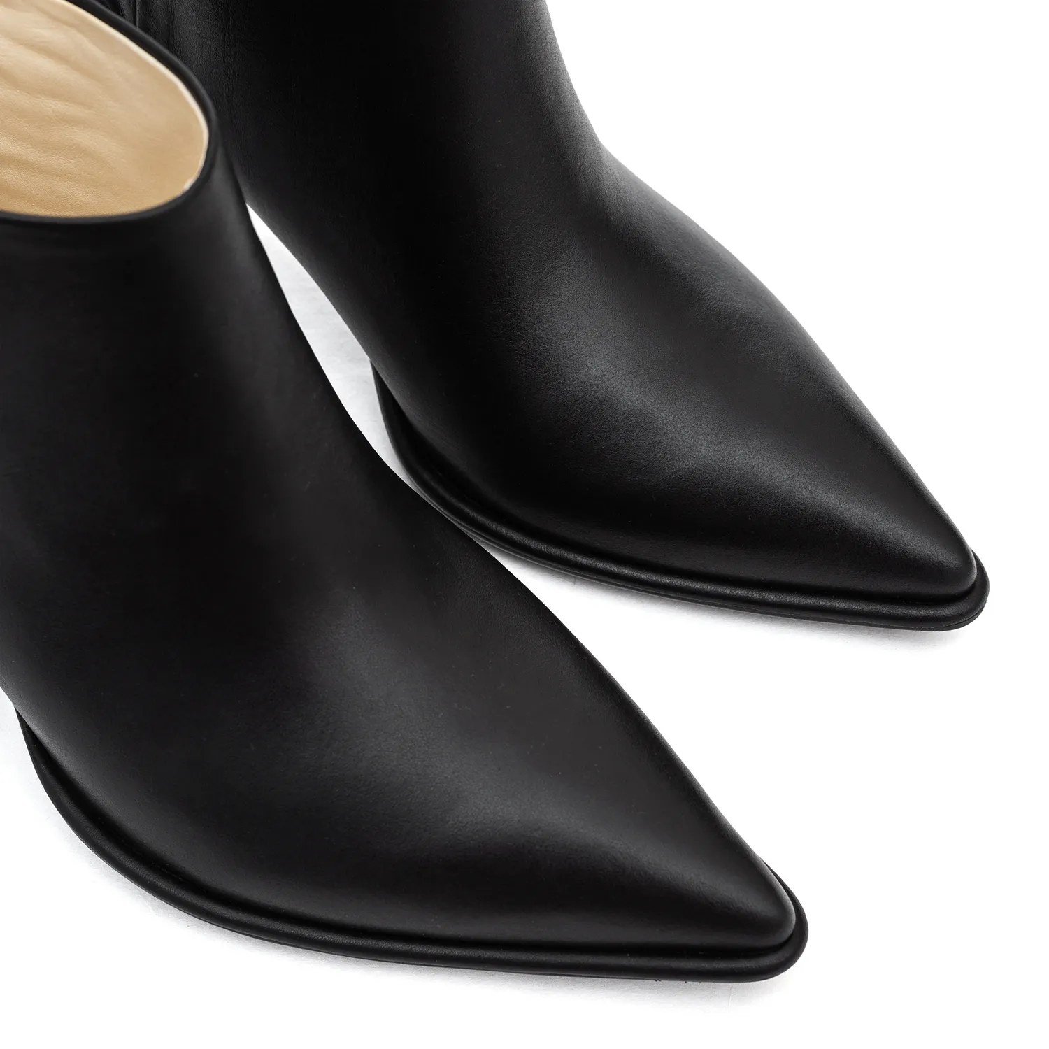 /uploads/Bella_Short_Black_5_343cead352.jpg_