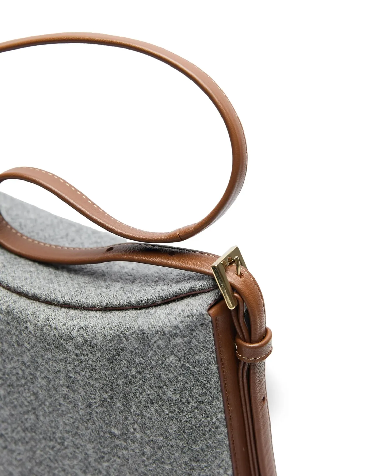 /uploads/Poelle_The_Coat0005_clipped_rev_1_8182a18d81.webp