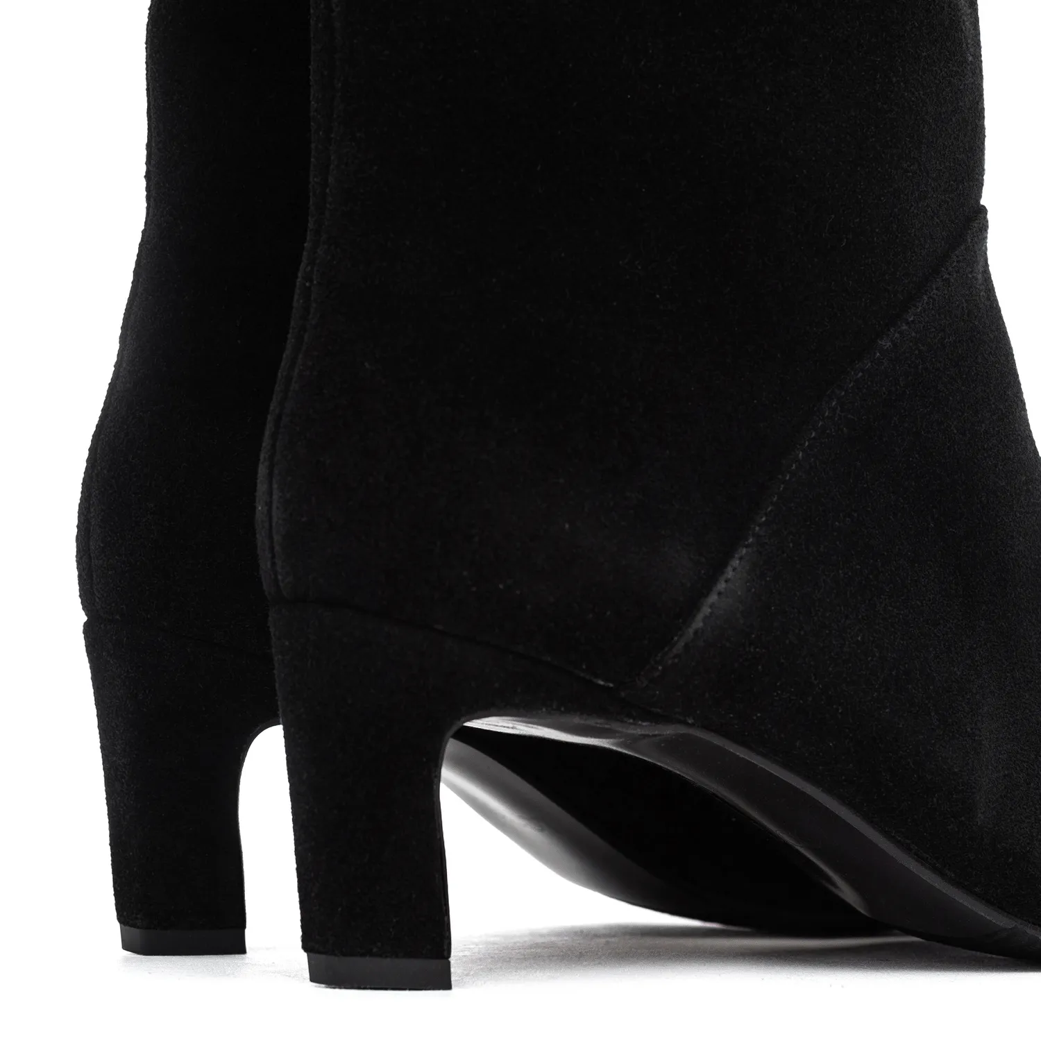 /uploads/Tracy_Black_5_4493ba0124.jpg_