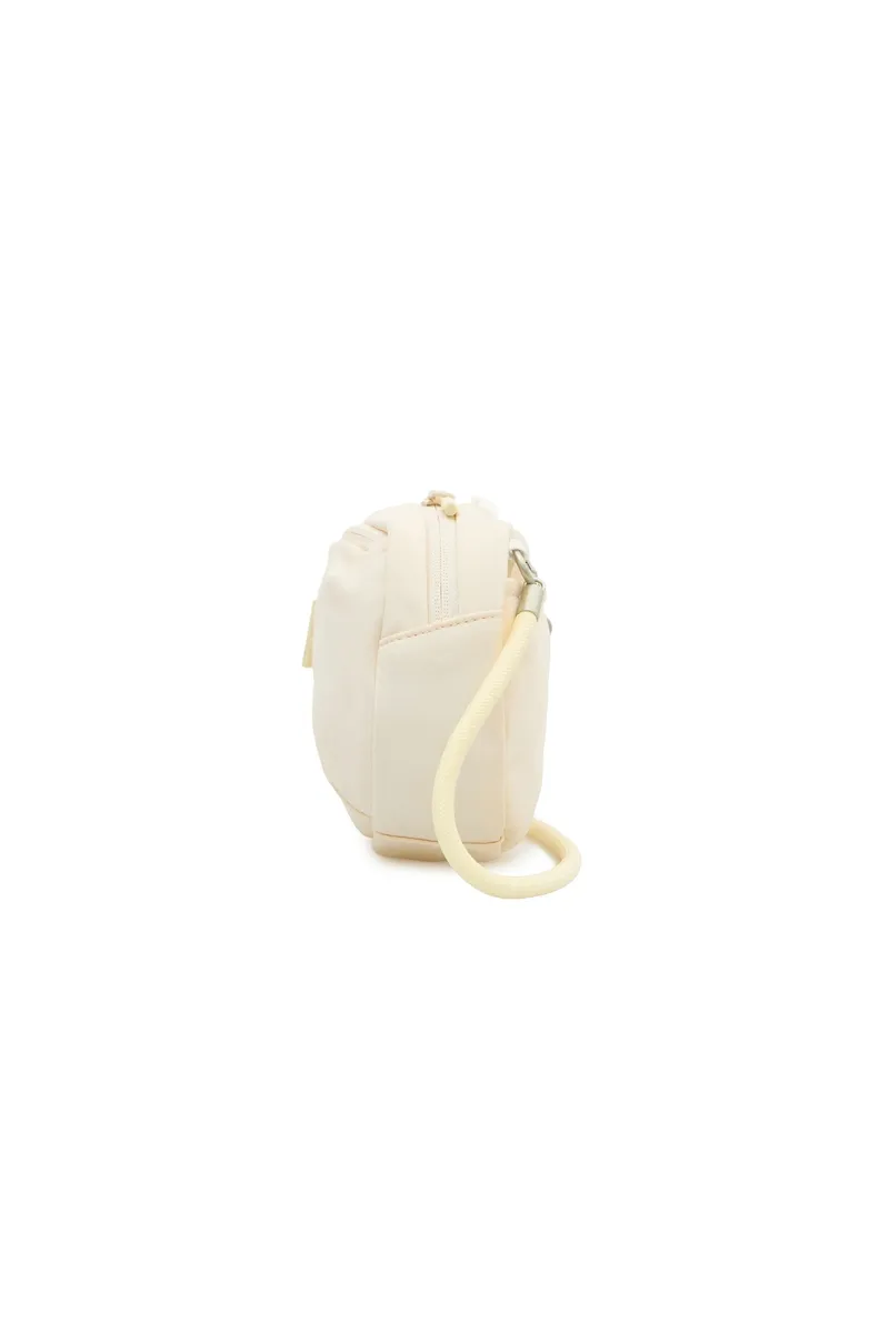 /uploads/crossbody_bag_cloud_beige_3_1200x1200_60d7aec562.jpg