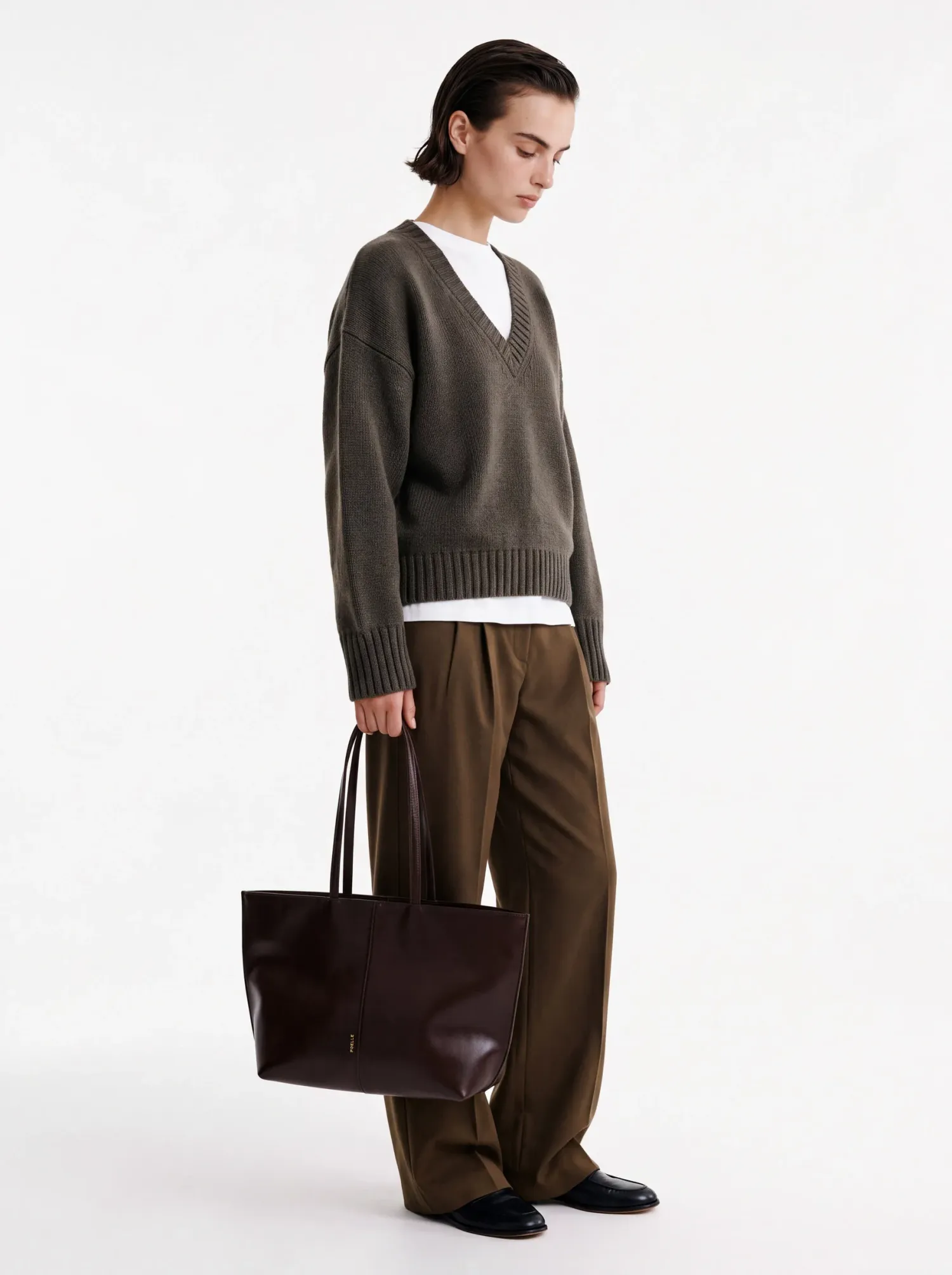 /uploads/poelle_lookbook_jane_tote_brown_02_df39c675ab.webp