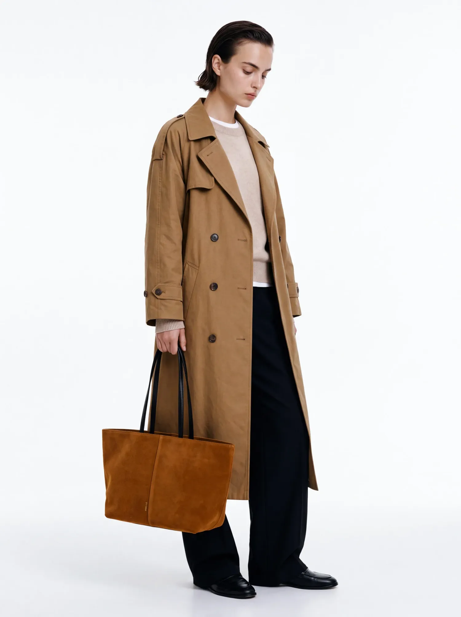 /uploads/poelle_lookbook_jane_tote_caramel_02_2853ba2fb4.webp