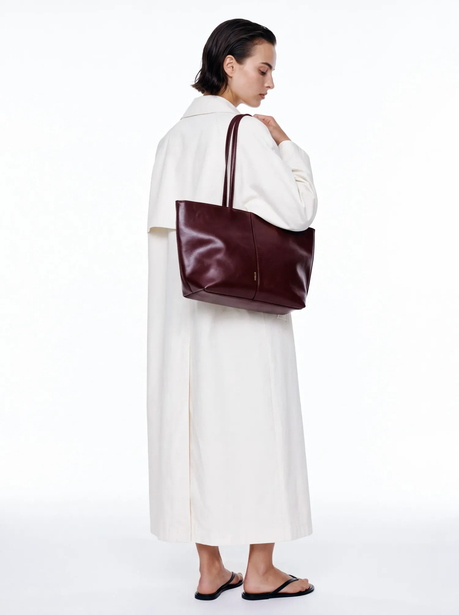 /uploads/poelle_lookbook_jane_tote_marsala_02_49488a7789.webp