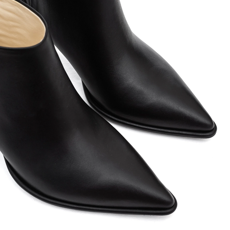 /uploads/Bella_Short_Black_5_343cead352.jpg_