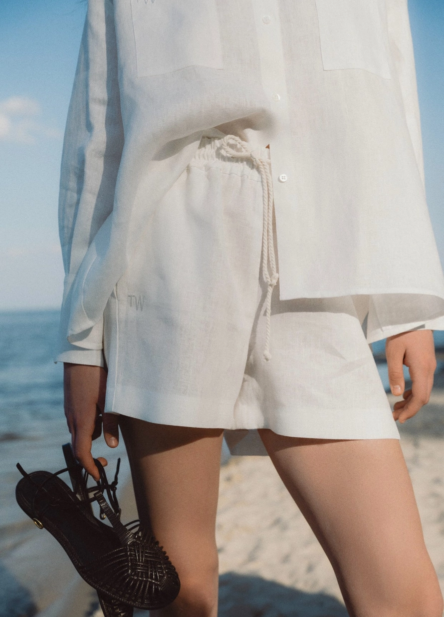 Льняні шорти на резинці product image