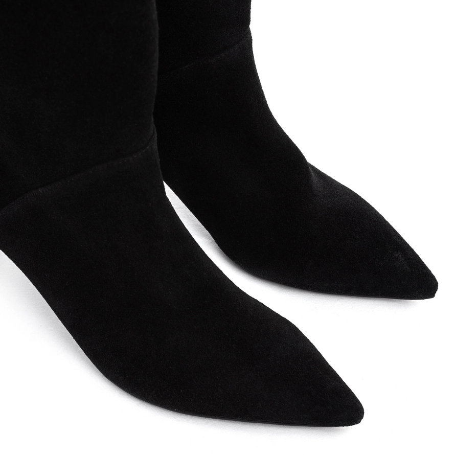 /uploads/Tracy_Black_3_f631c6b748.jpg_