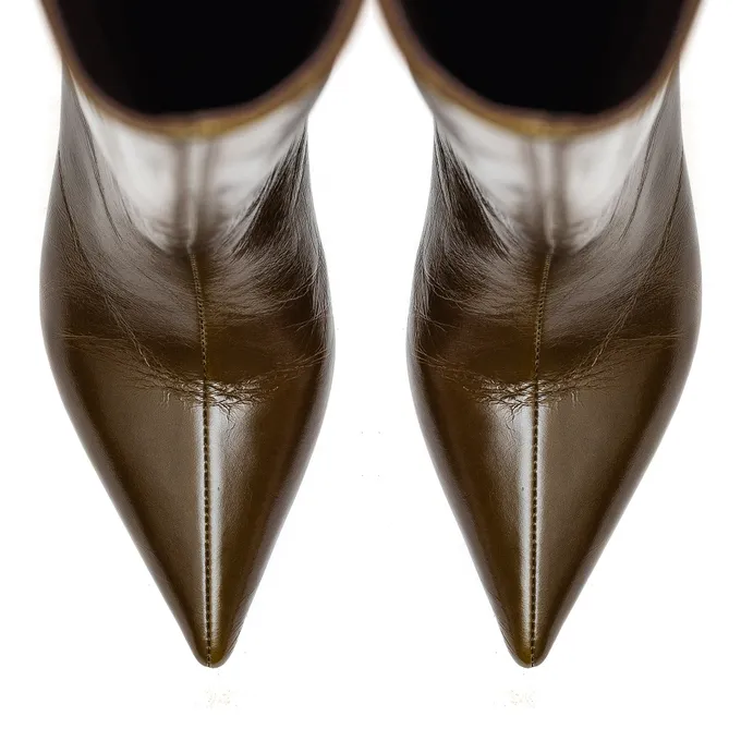 /uploads/Adelina_Olive_3_40948f193d.jpg_